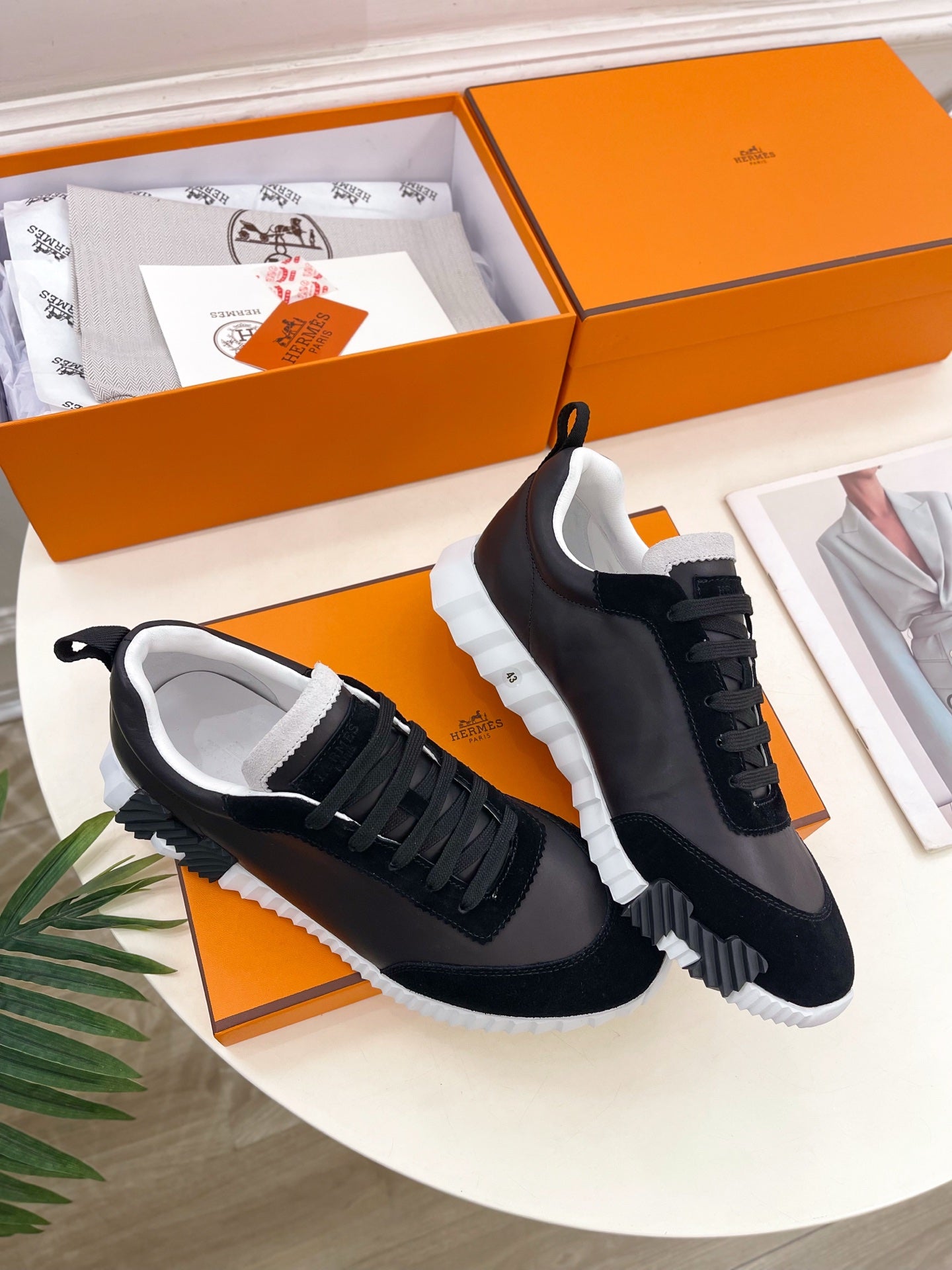 Hermès Classic Couple's Sneakers – 2025 Spring/Summer Collection