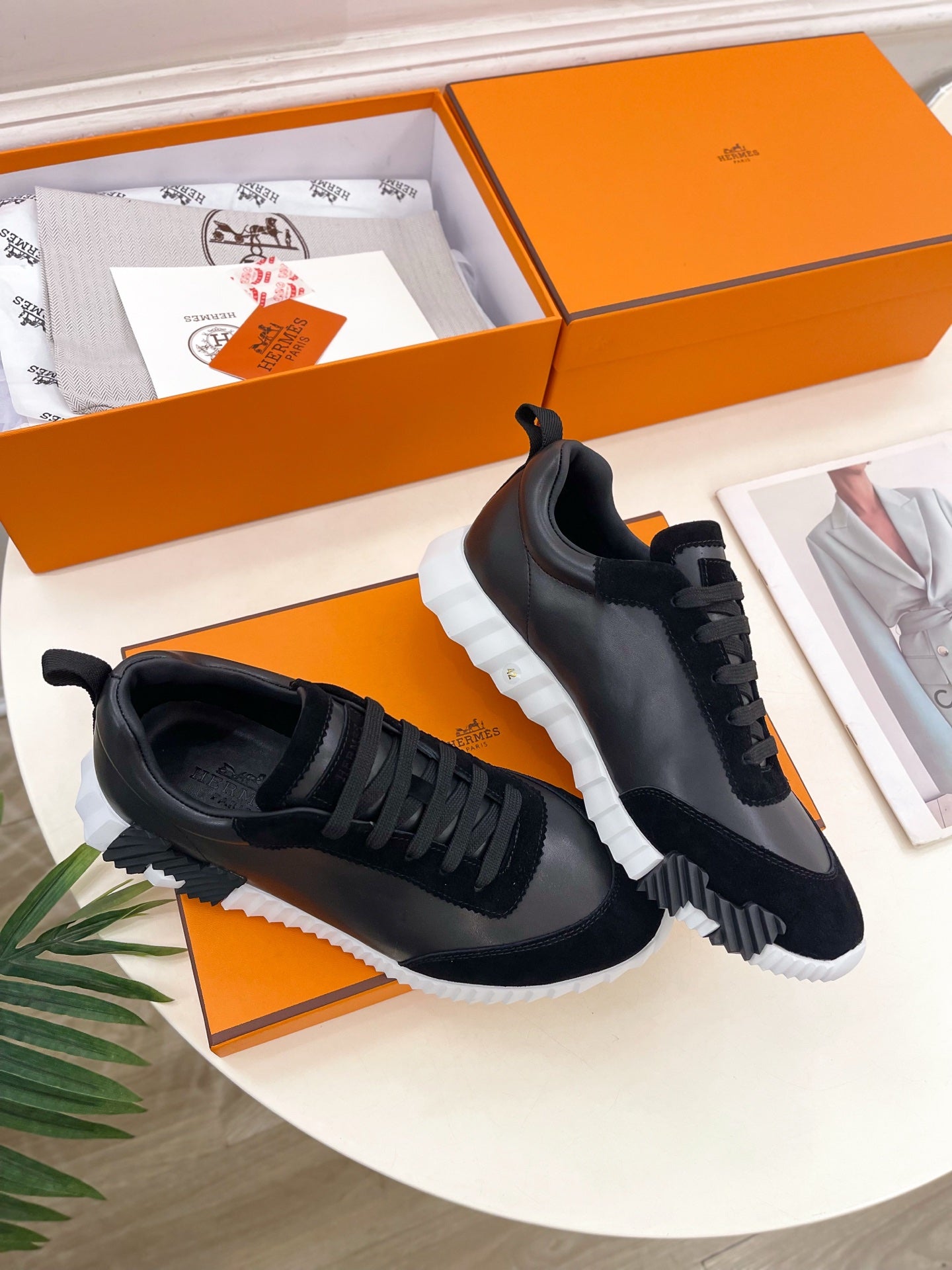 Hermès Classic Couple's Sneakers – 2025 Spring/Summer Collection