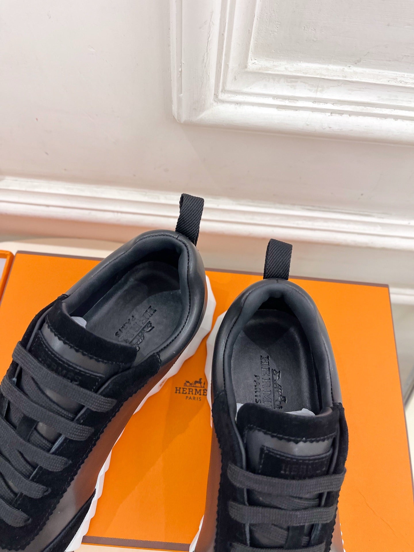 Hermès Classic Couple's Sneakers – 2025 Spring/Summer Collection