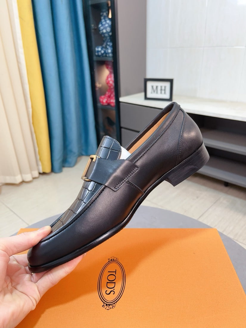 Tod's Embossed Leather Casual Loafers