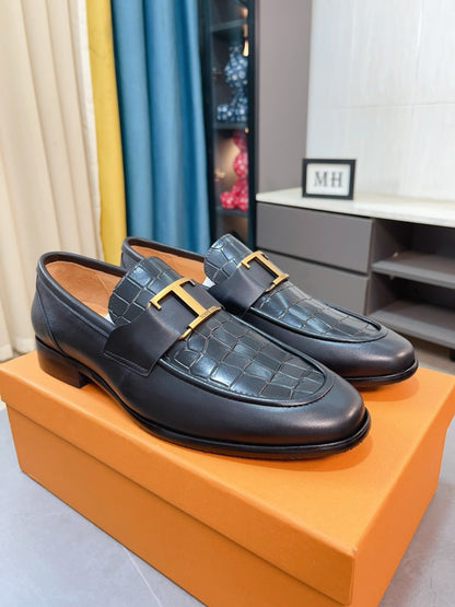 Tod's Embossed Leather Casual Loafers