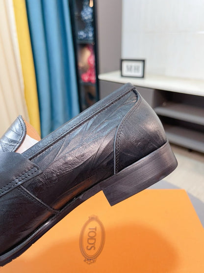 Tod's Embossed Leather Casual Loafers