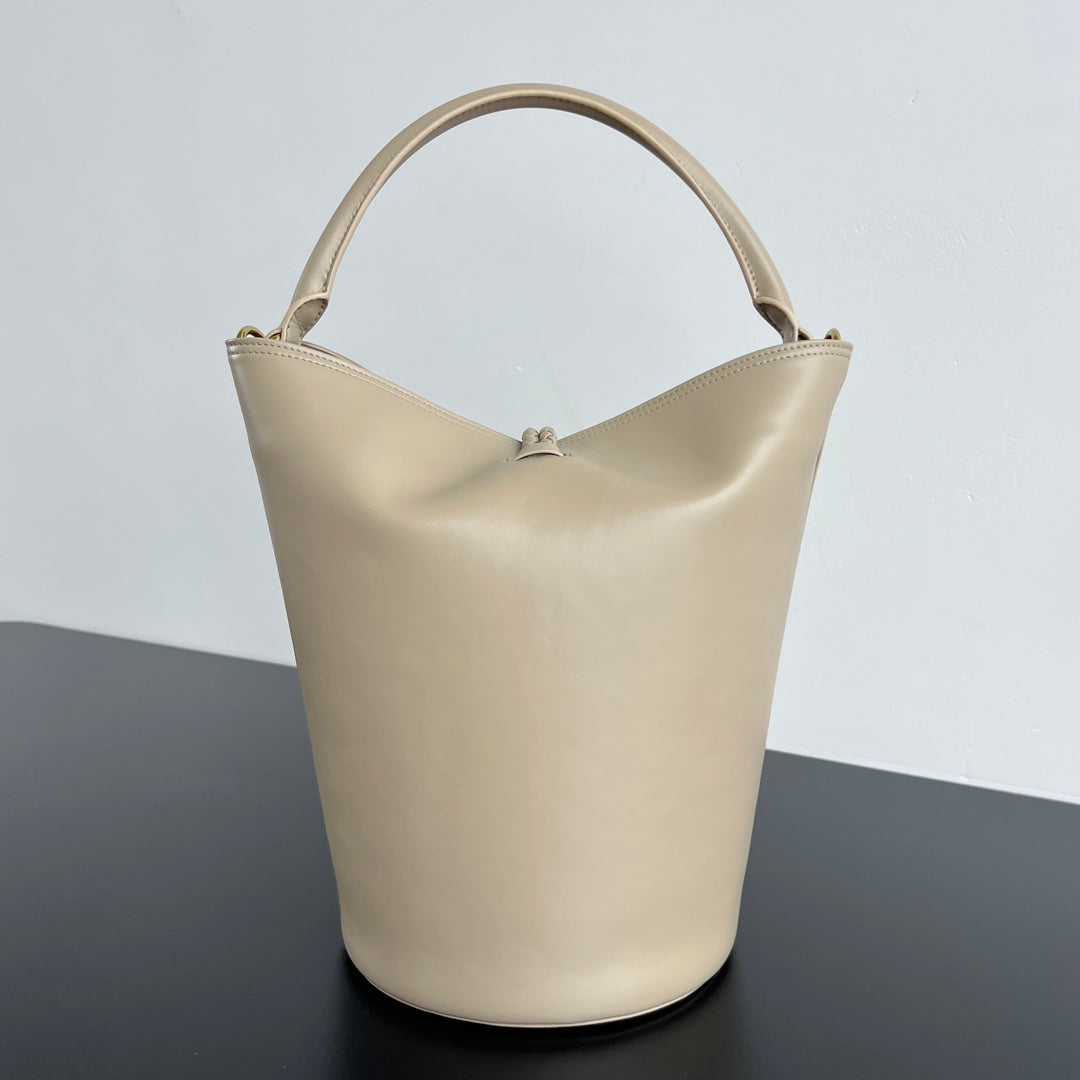 Bottega Veneta Liberta Bucket Bag – 25SS