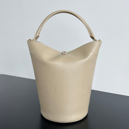 Bottega Veneta Liberta Bucket Bag – 25SS