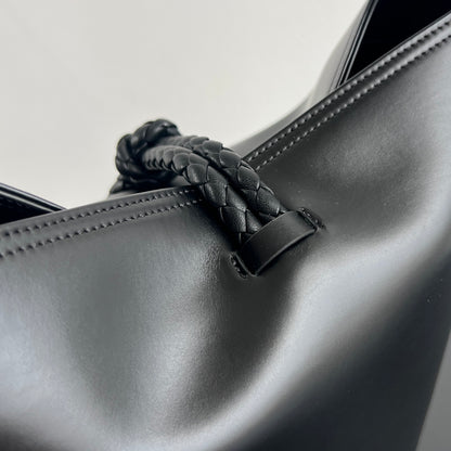 Bottega Veneta Liberta Bucket Bag – 25SS