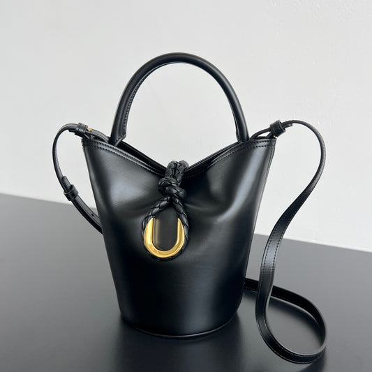 Bottega Veneta Liberta Bucket Bag – 2025 Early Spring