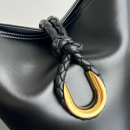 Bottega Veneta Liberta Bucket Bag – 2025 Early Spring