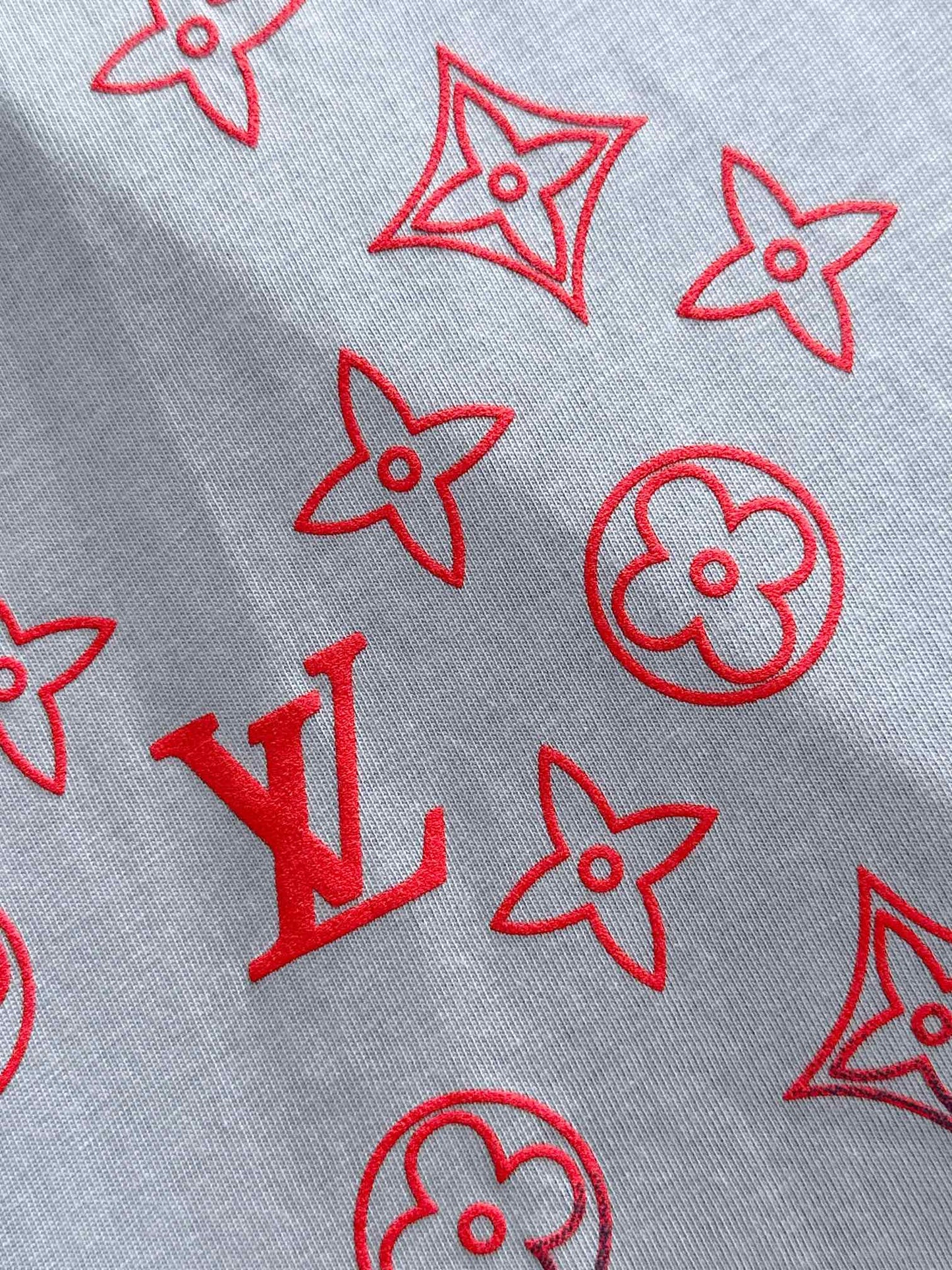 Louis Vuitton Gradient Flocked Clover Logo T-Shirt – 2025SS