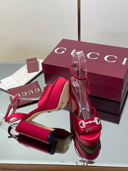Gucci Platform Rhinestone Horsebit Sandals – Spring/Summer Collection – 2025