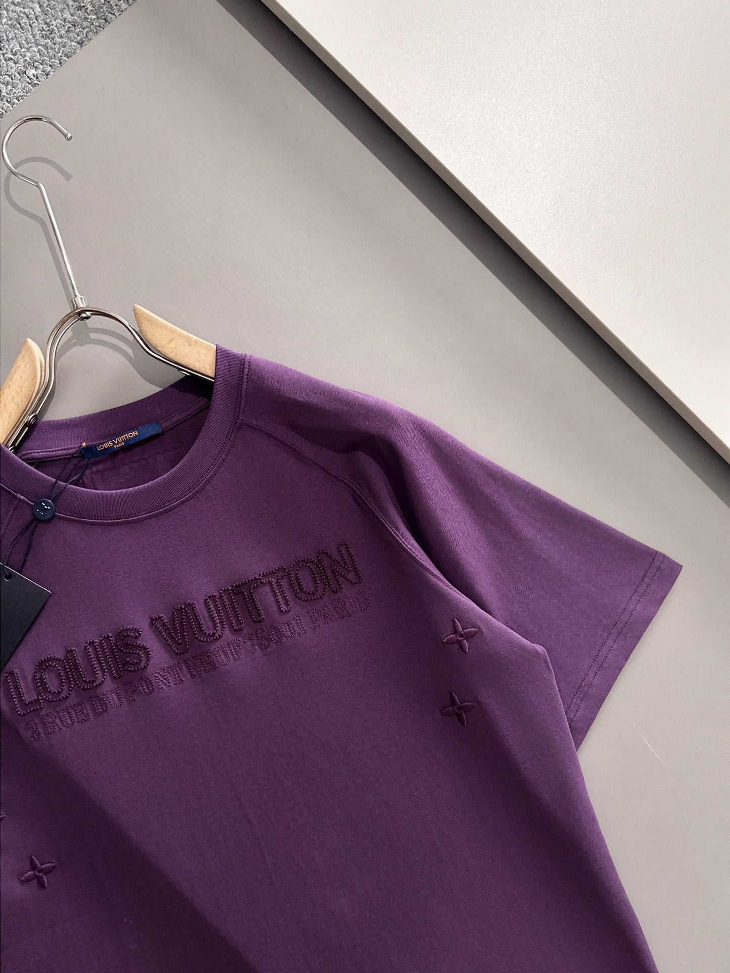 Louis Vuitton Hollow Grain Embroidery Logo T-Shirt – 2025SS