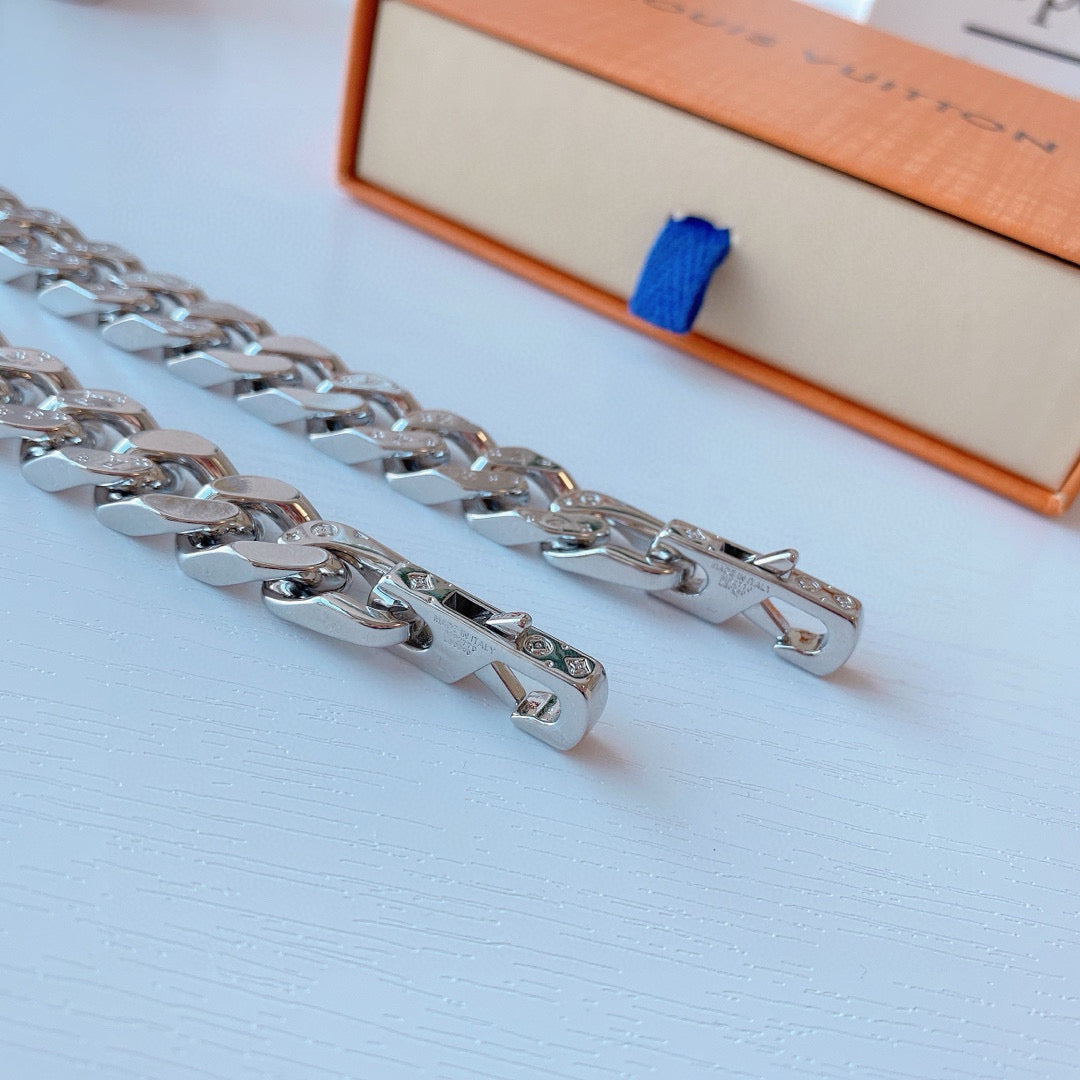 Louis Vuitton Monogram Silver Cuban Chain Necklace – 2019 Spring/Summer Collection