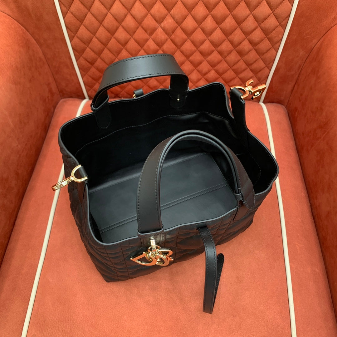 Dior Cest Dior Bucket Bag – 2023 Autumn Collection