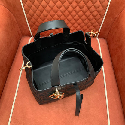Dior Cest Dior Bucket Bag – 2023 Autumn Collection