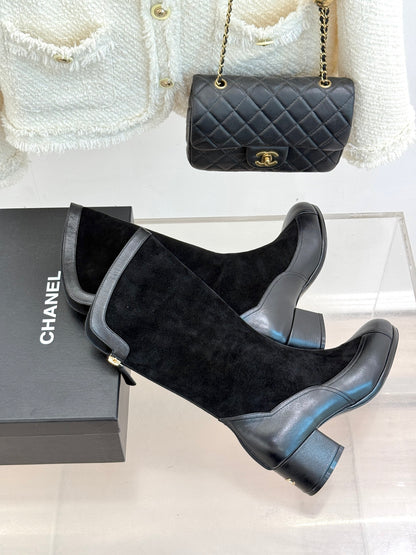 Chanel 25K Color-Block Chunky Heel Knee-High Boots – Autumn/Winter Collection