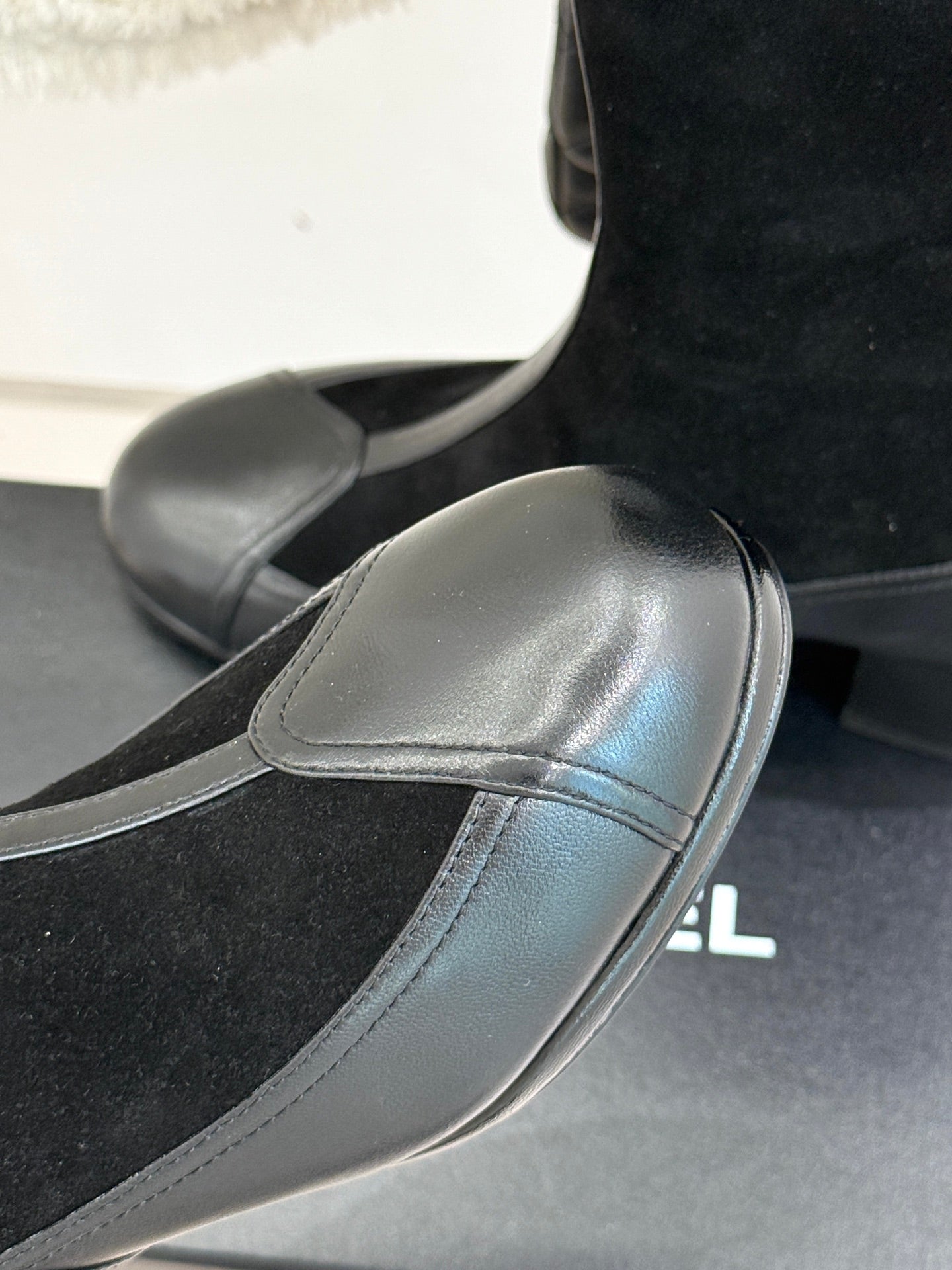 Chanel 25K Color-Block Chunky Heel Knee-High Boots – Autumn/Winter Collection