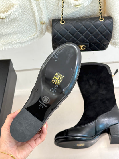 Chanel 25K Color-Block Chunky Heel Knee-High Boots – Autumn/Winter Collection