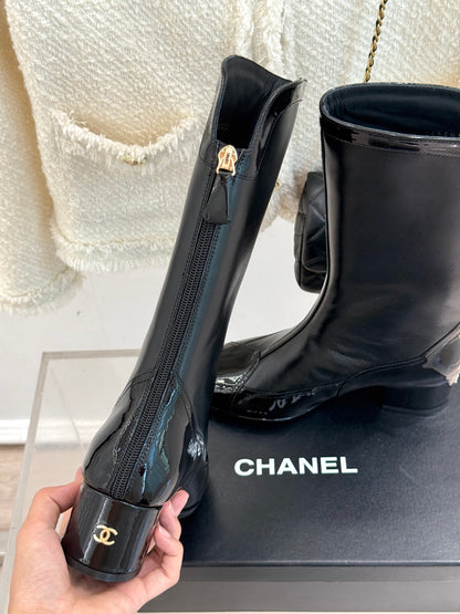 Chanel 25K Color-Block Chunky Heel Knee-High Boots – Autumn/Winter Collection