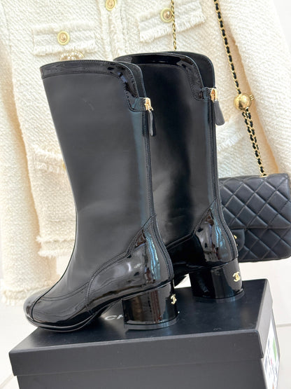 Chanel 25K Color-Block Chunky Heel Knee-High Boots – Autumn/Winter Collection