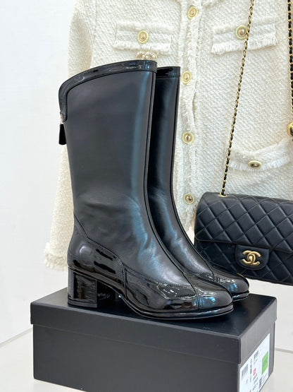 Chanel 25K Color-Block Chunky Heel Knee-High Boots – Autumn/Winter Collection