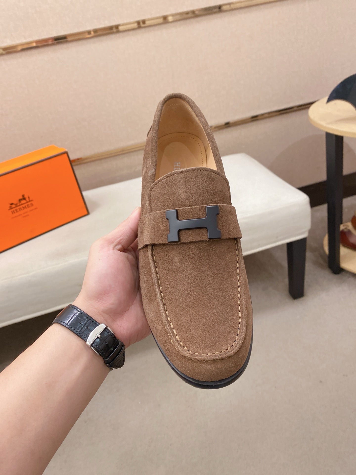 Hermès Business Casual Leather Loafers