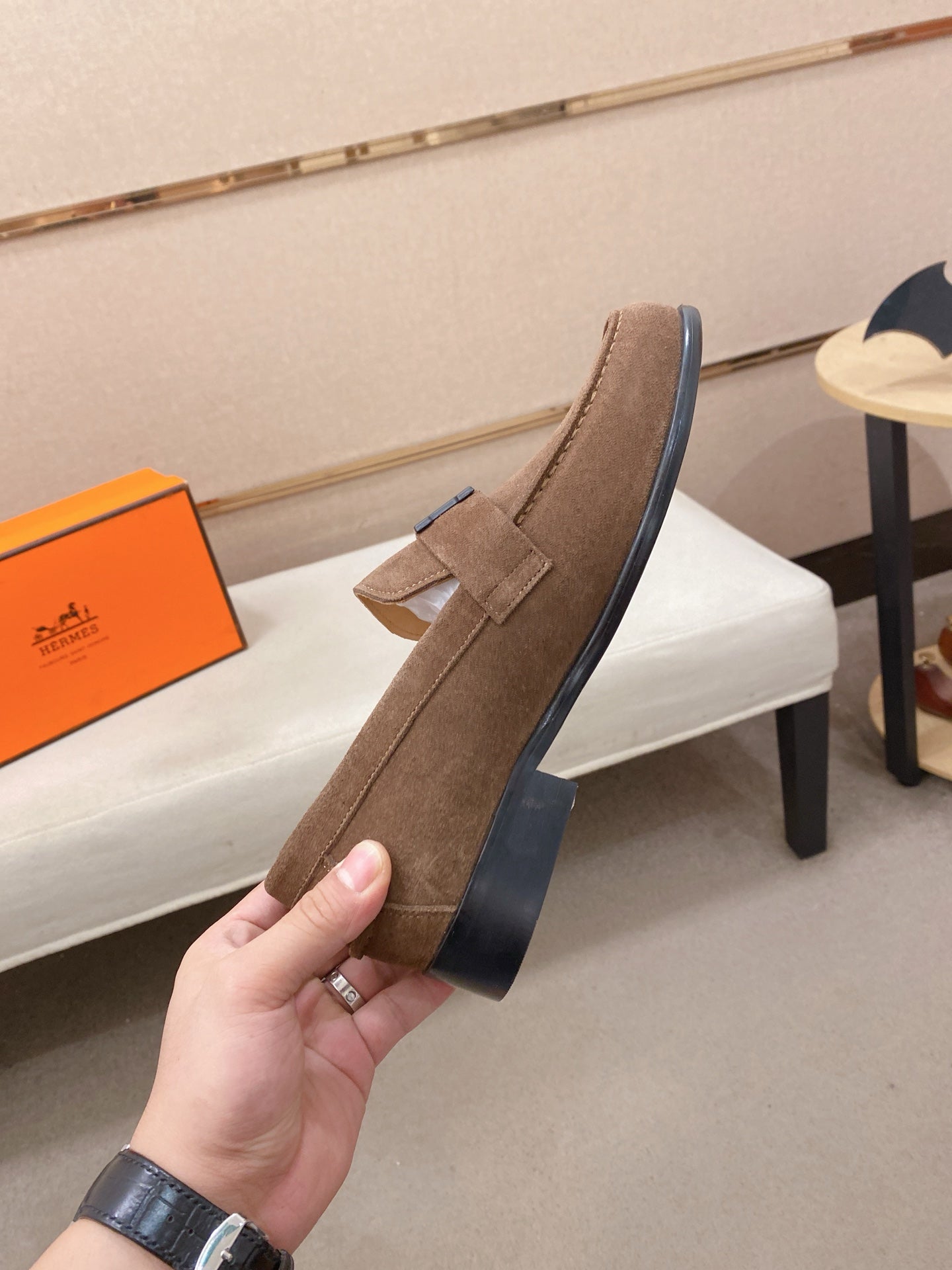 Hermès Business Casual Leather Loafers