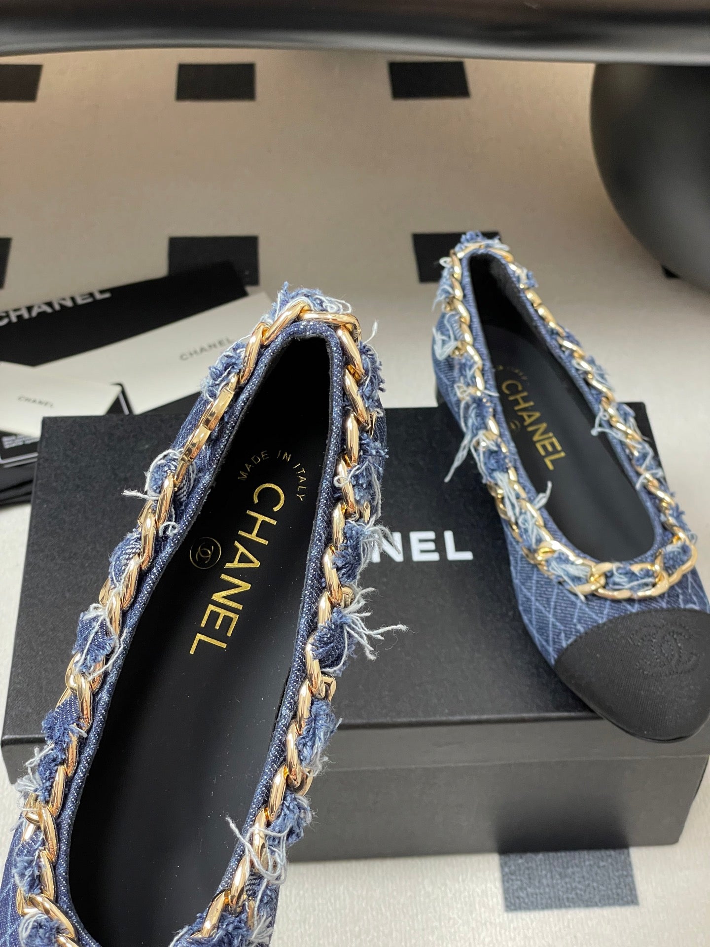 Chanel Chain Detail Double C Flats – 25A Autumn Collection