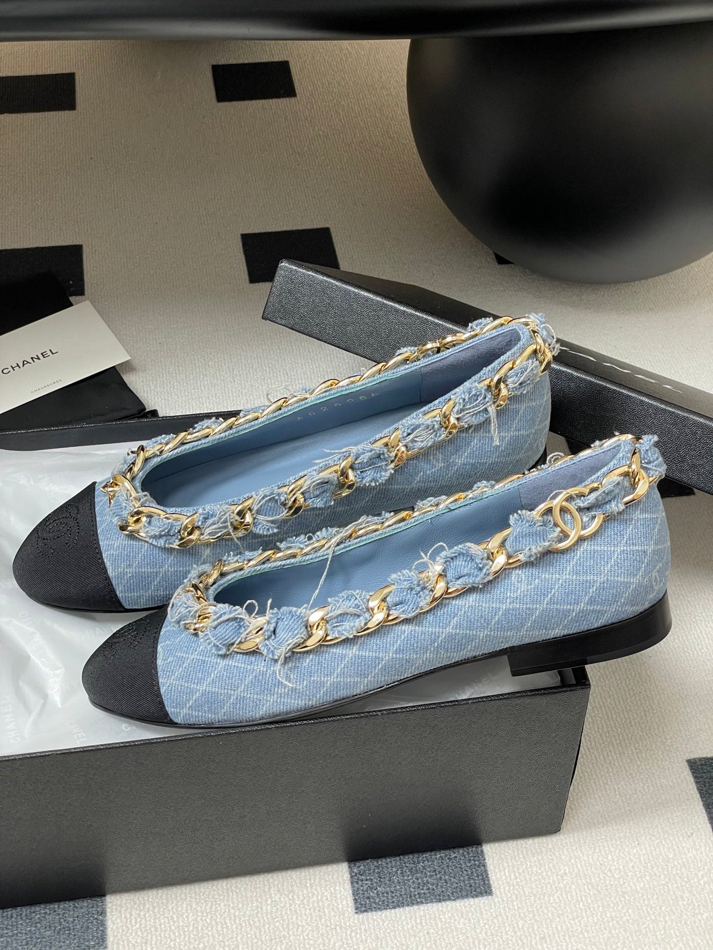 Chanel Chain Detail Double C Flats – 25A Autumn Collection