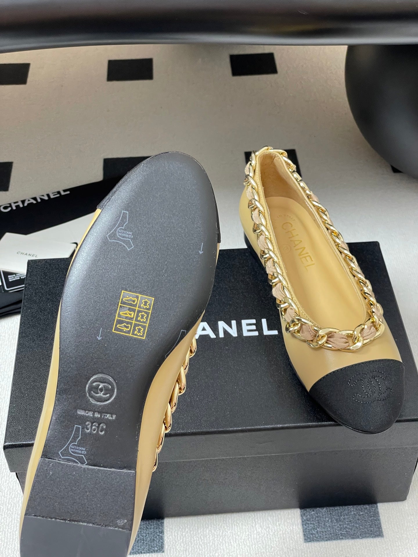 Chanel Chain Detail Double C Flats – 25A Autumn Collection