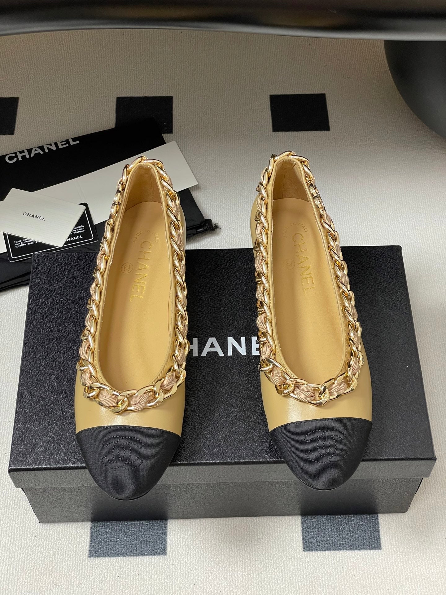 Chanel Chain Detail Double C Flats – 25A Autumn Collection