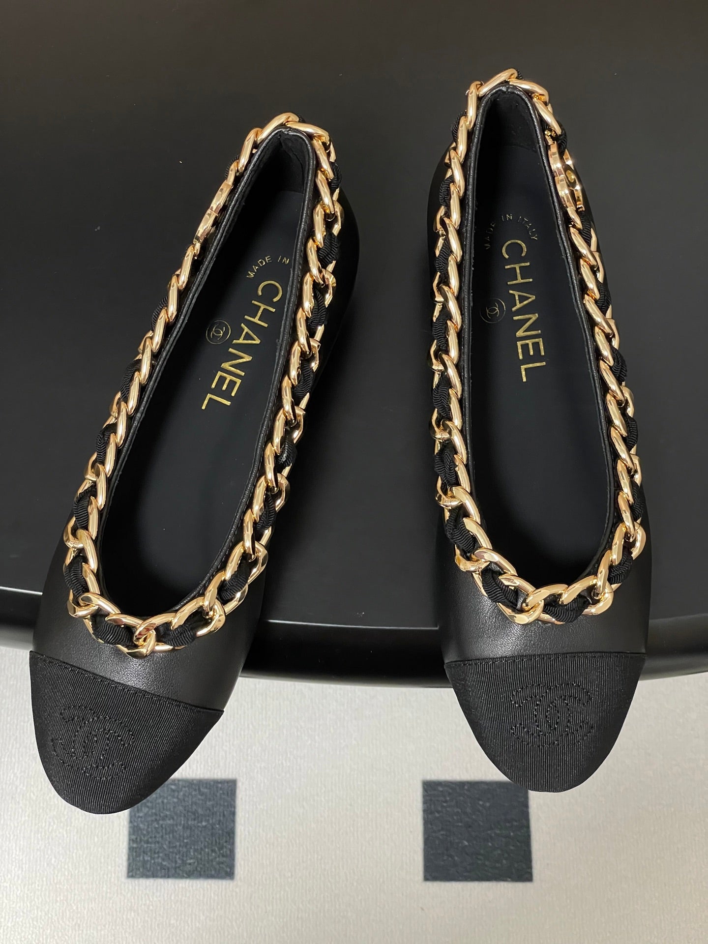 Chanel Chain Detail Double C Flats – 25A Autumn Collection