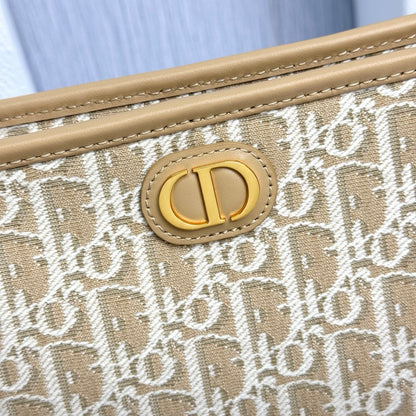 Dior 30 Montaigne Oblique Jacquard Clutch Bag