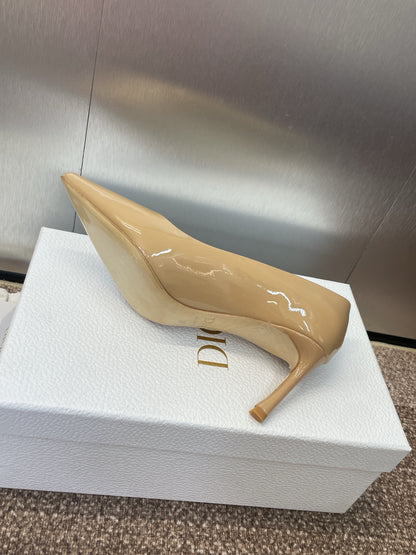 Dior CD Logo Pointed Toe Pumps – 2025 Spring/Summer Haute Couture Collection