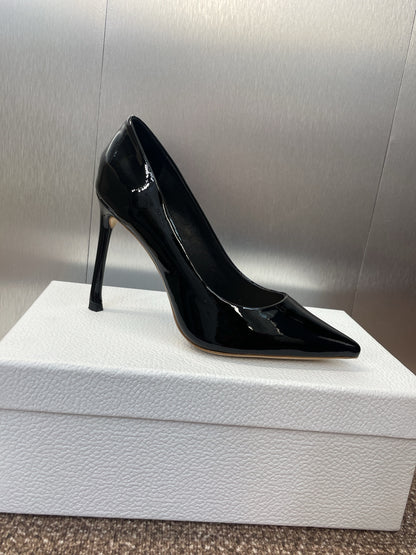 Dior CD Logo Pointed Toe Pumps – 2025 Spring/Summer Haute Couture Collection
