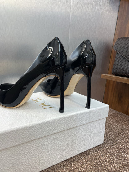 Dior CD Logo Pointed Toe Pumps – 2025 Spring/Summer Haute Couture Collection