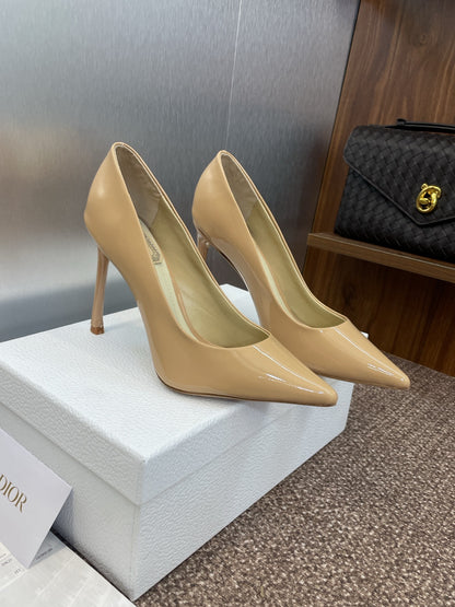 Dior CD Logo Pointed Toe Pumps – 2025 Spring/Summer Haute Couture Collection