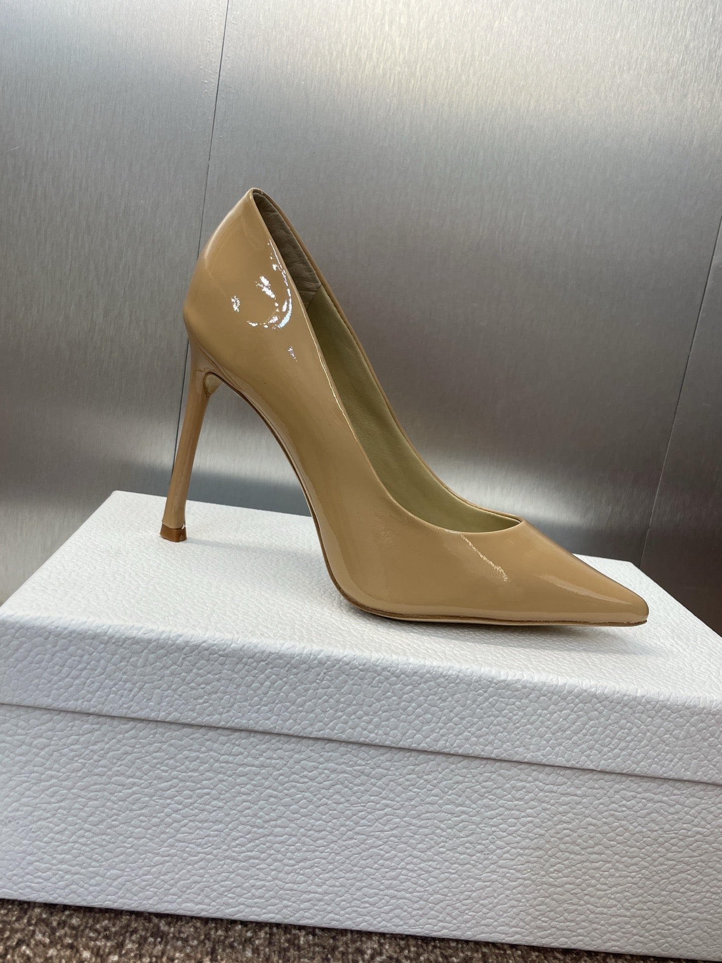 Dior CD Logo Pointed Toe Pumps – 2025 Spring/Summer Haute Couture Collection