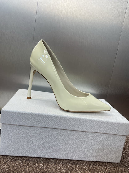 Dior CD Logo Pointed Toe Pumps – 2025 Spring/Summer Haute Couture Collection