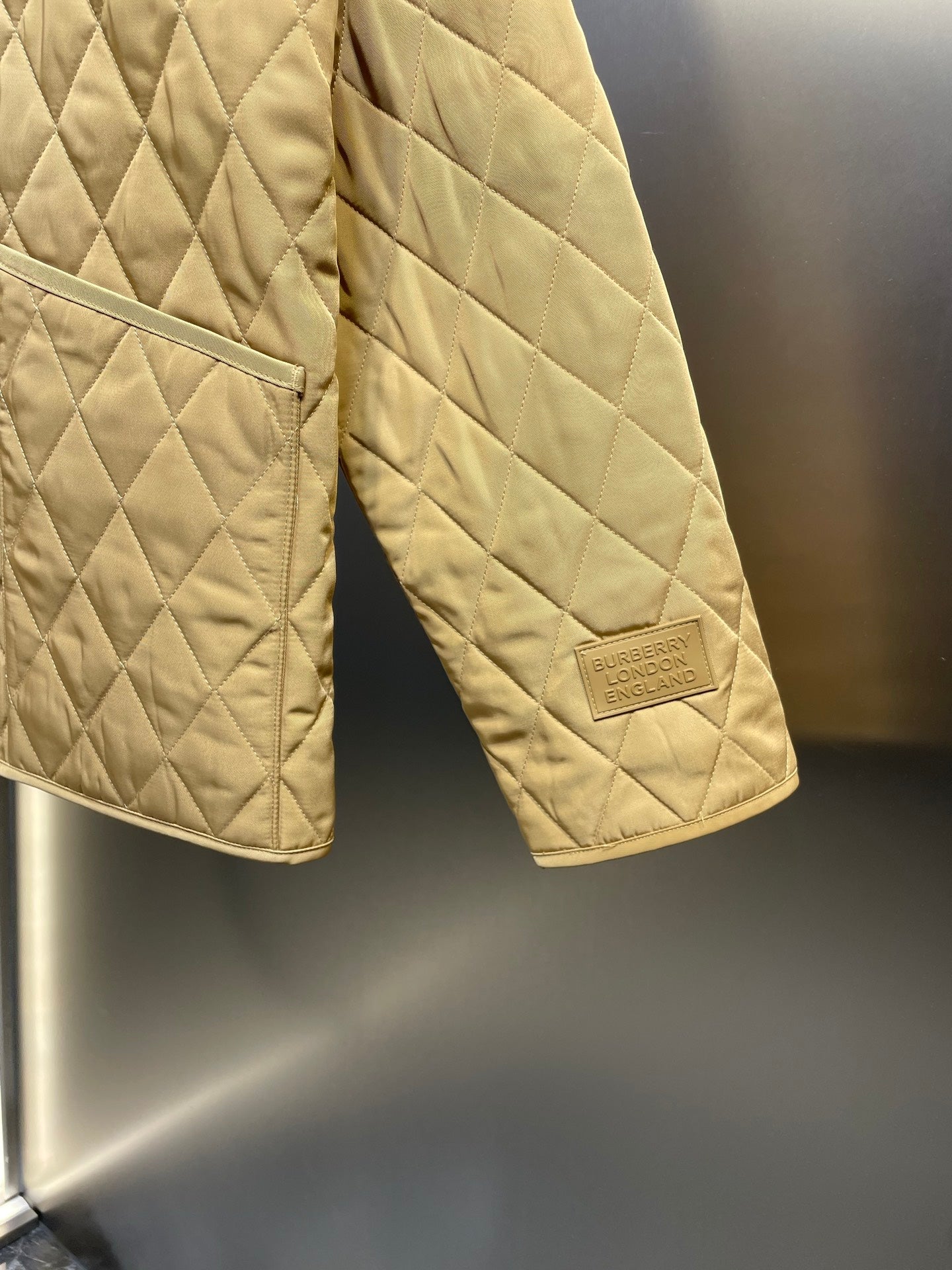 Burberry Quilted Long-Sleeve Jacket – 25FW