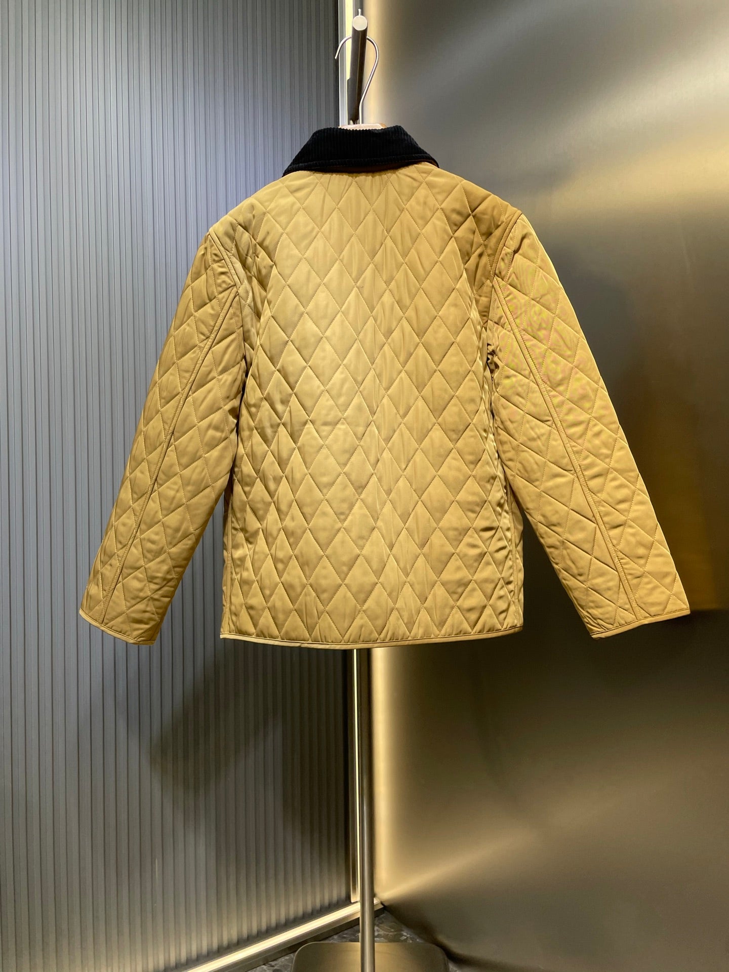Burberry Quilted Long-Sleeve Jacket – 25FW