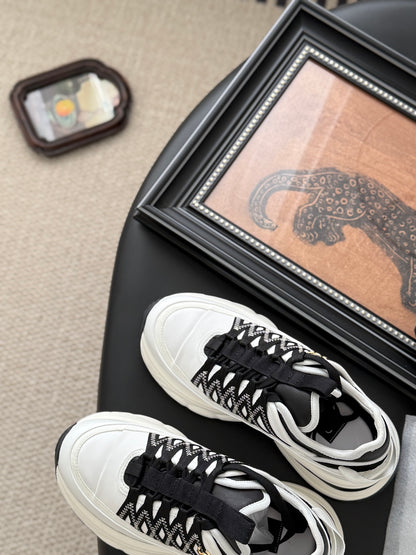Chanel Color-Block Sneakers – 25C
