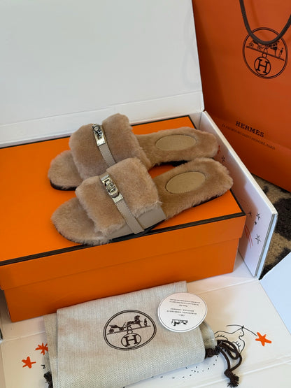 Hermès Kelly Buckle Fur Slippers – 25FW