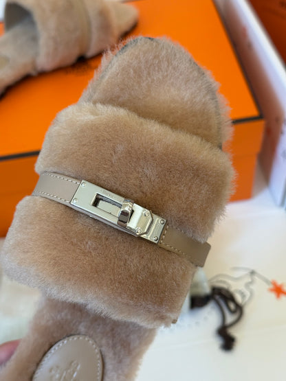 Hermès Kelly Buckle Fur Slippers – 25FW