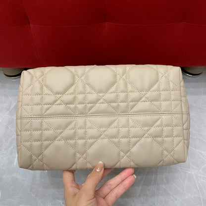 Dior C'est Dior Cannage Bucket Bag – 23FW