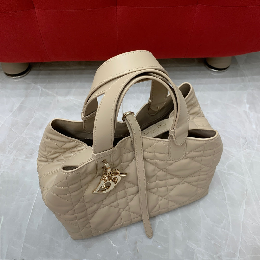 Dior C'est Dior Cannage Bucket Bag – 23FW