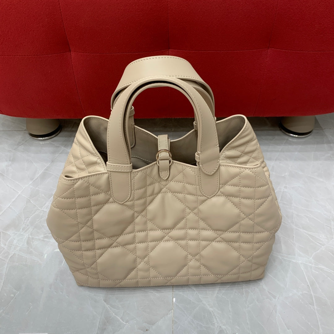 Dior C'est Dior Cannage Bucket Bag – 23FW