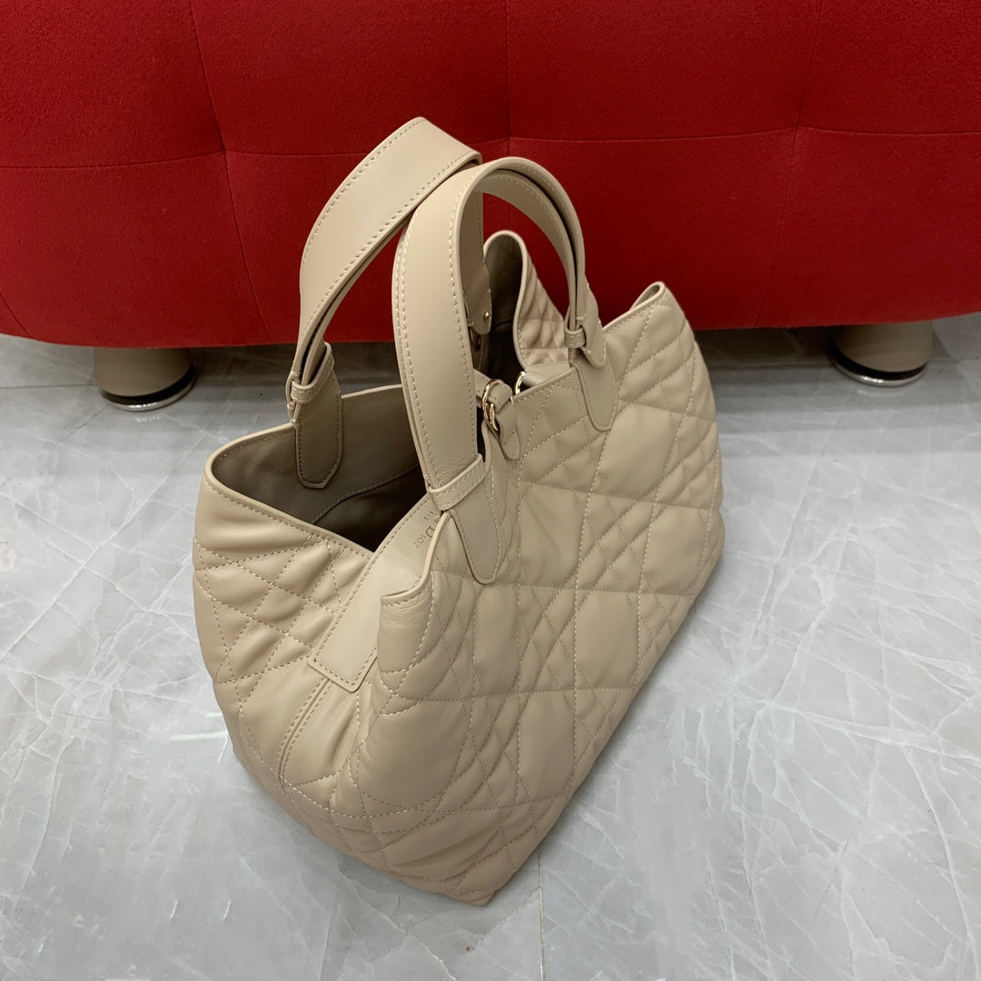Dior C'est Dior Cannage Bucket Bag – 23FW