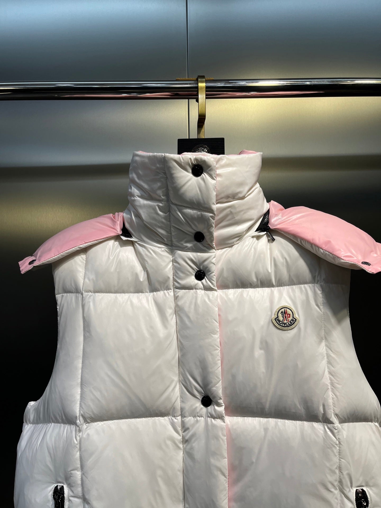 Moncler Parana Color-Block Hooded Down Jacket – New Collection
