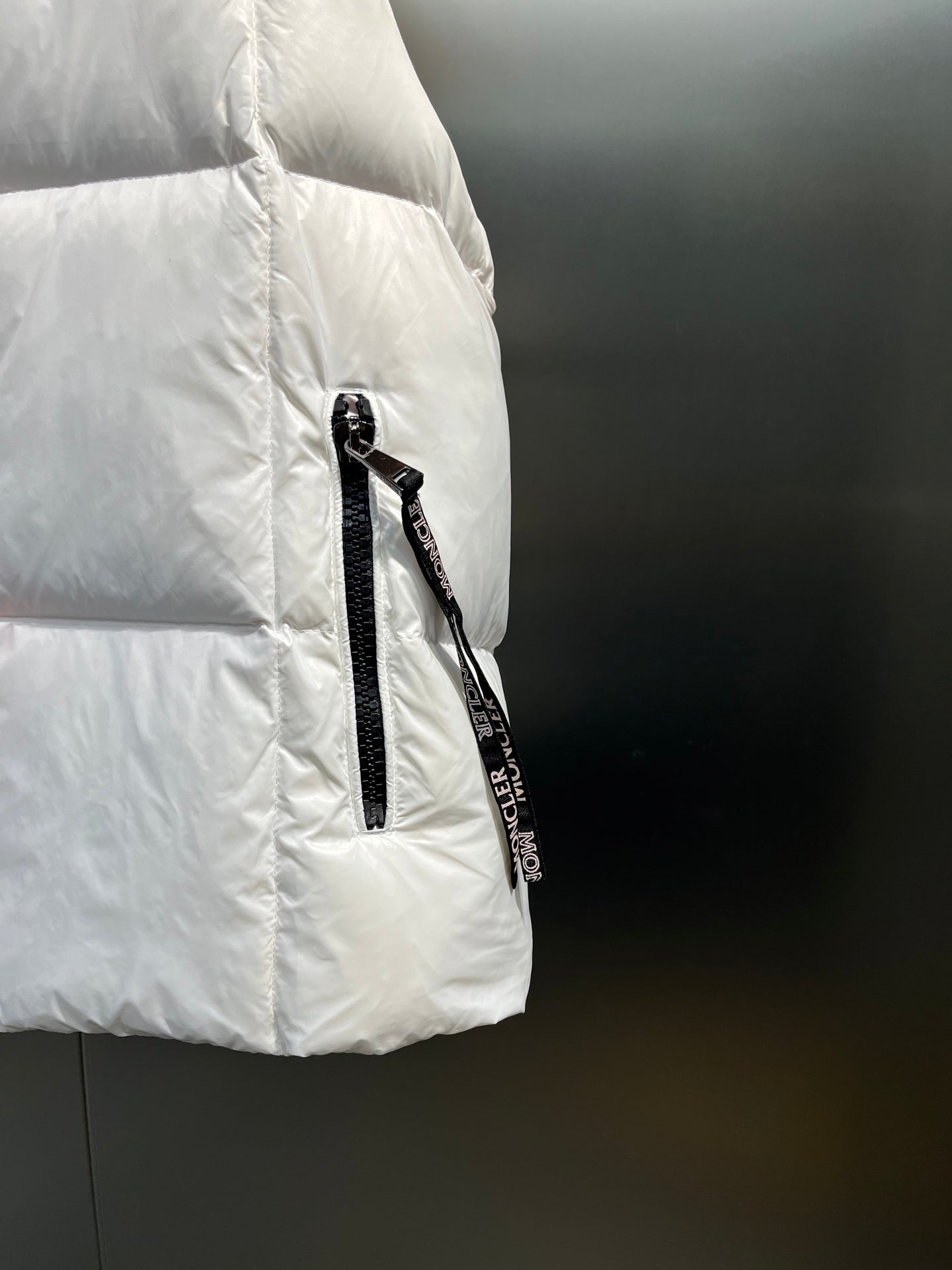 Moncler Parana Color-Block Hooded Down Jacket – New Collection