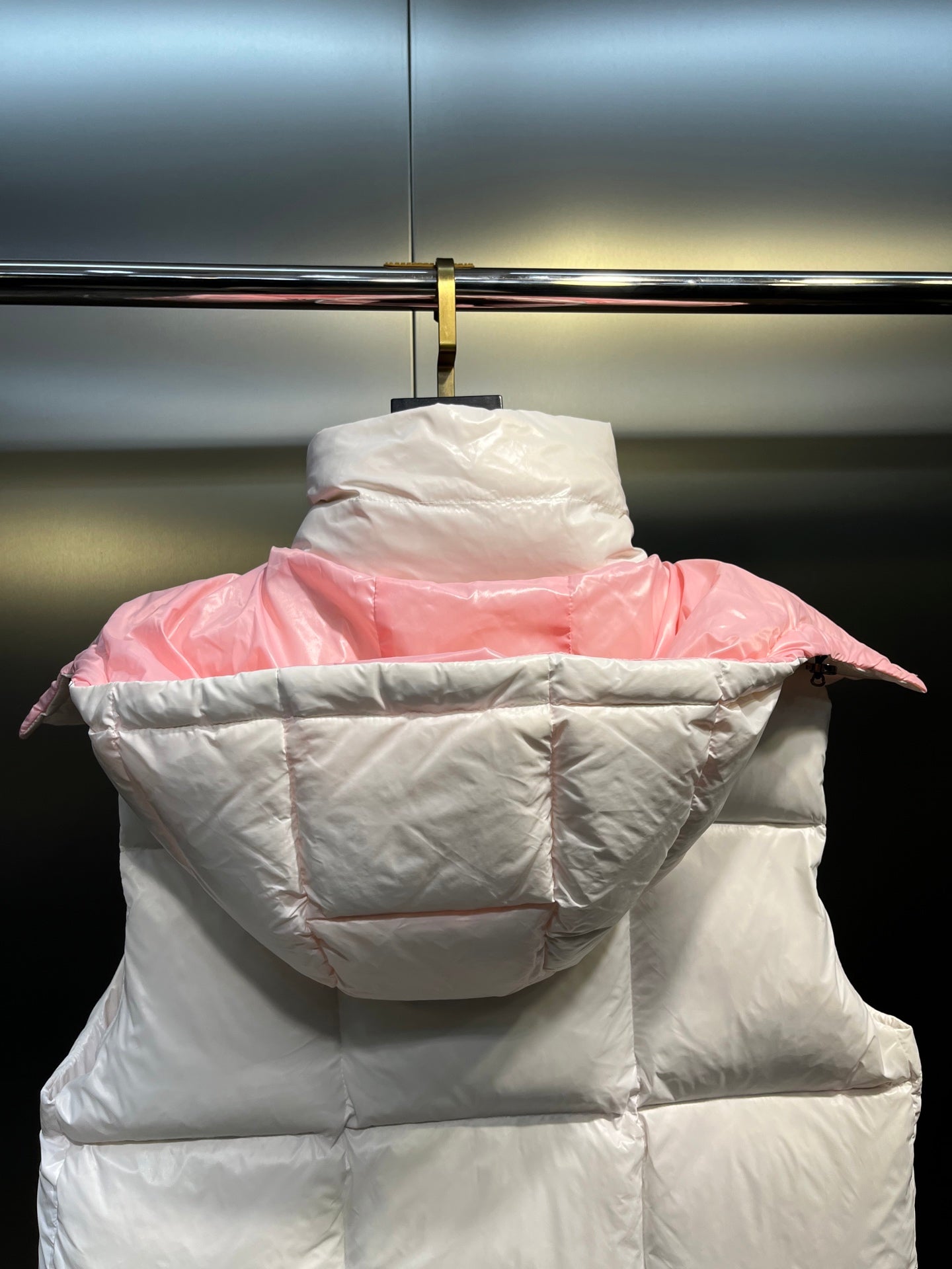 Moncler Parana Color-Block Hooded Down Jacket – New Collection
