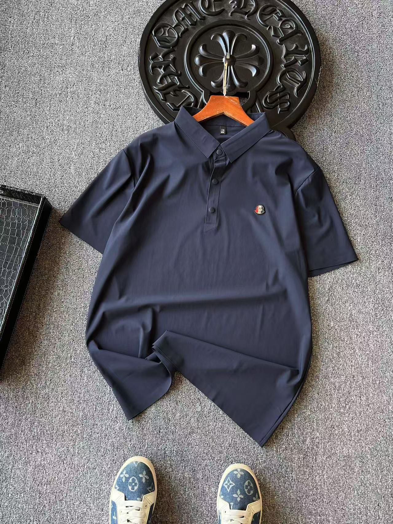 Moncler Lightweight Business Casual Seamless Polo Shirt – 2024 Collection